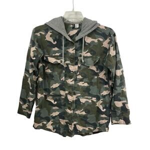 Divided by H&M camouflage camo shacket jacket hooded sz 10 button down relaxed